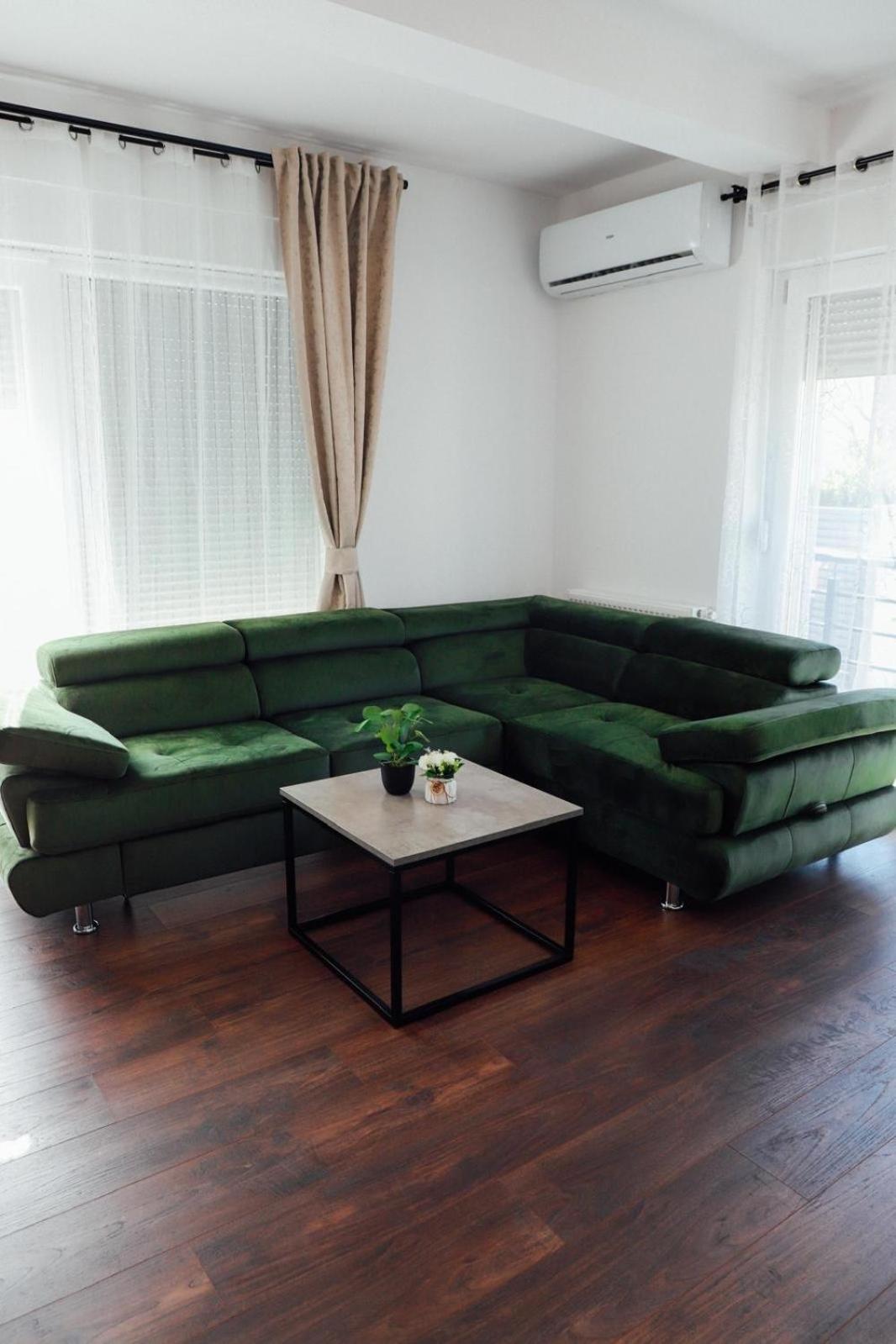 Holiday Apartments Ivano & Leo - Private Parking Задар Екстериор снимка