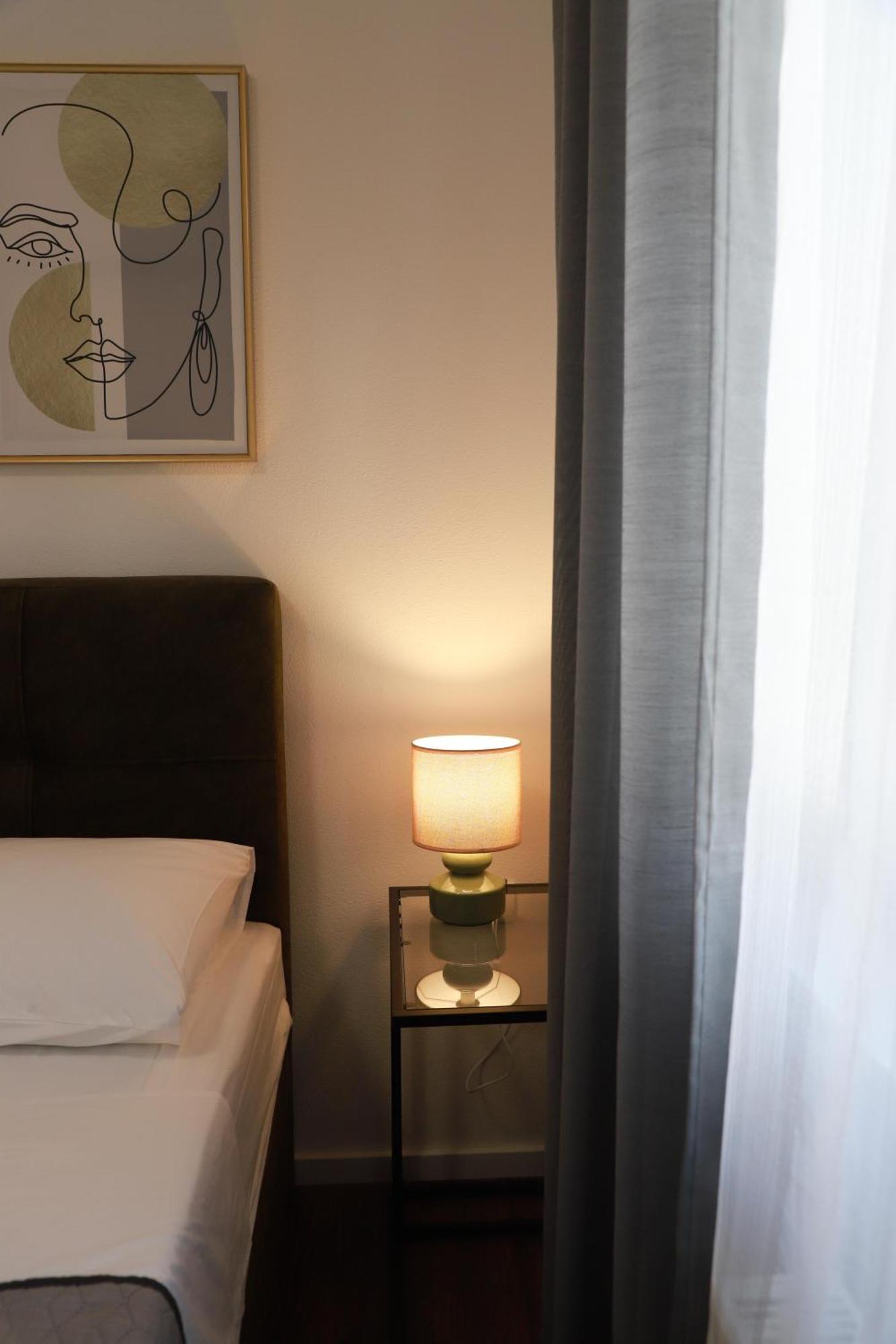 Holiday Apartments Ivano & Leo - Private Parking Задар Екстериор снимка